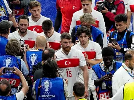 Avrupa Bizim Çocuklar'ı konuşuyor! Manşetlerden biri Almanları kızdıracak.