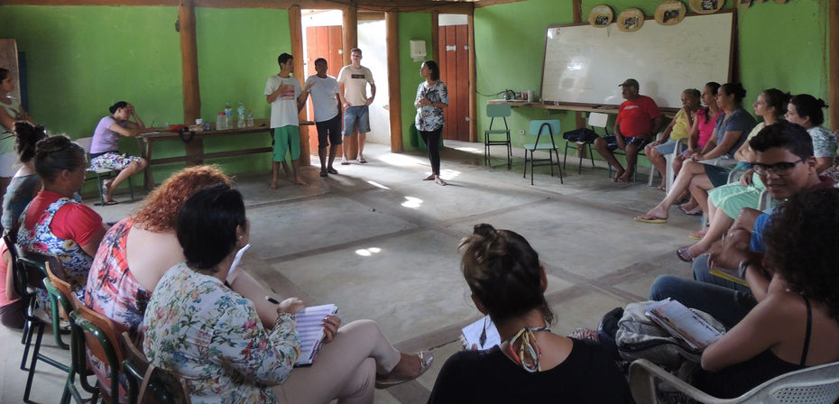 Defensores Públicos participam de reunião na Associação dos Moradores da 
Praia do Sono (Paraty, RJ)