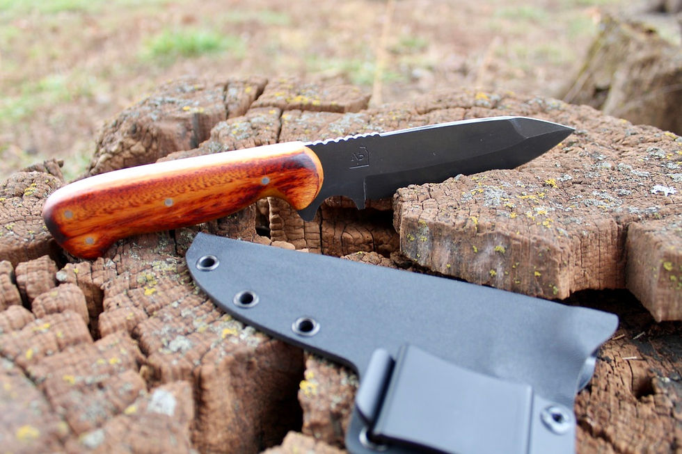 Carbon Blackened Blade - Burned Hedge Handle