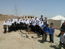 S- Groupphoto with school children and teachers