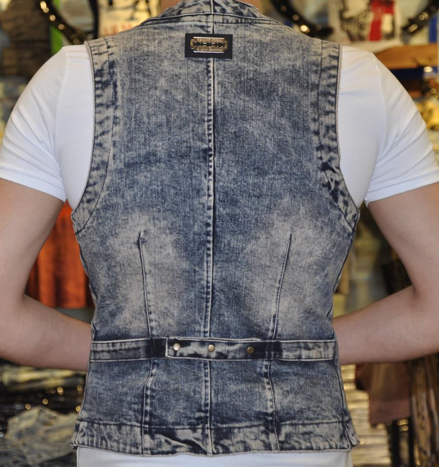 Джинсовый жилет