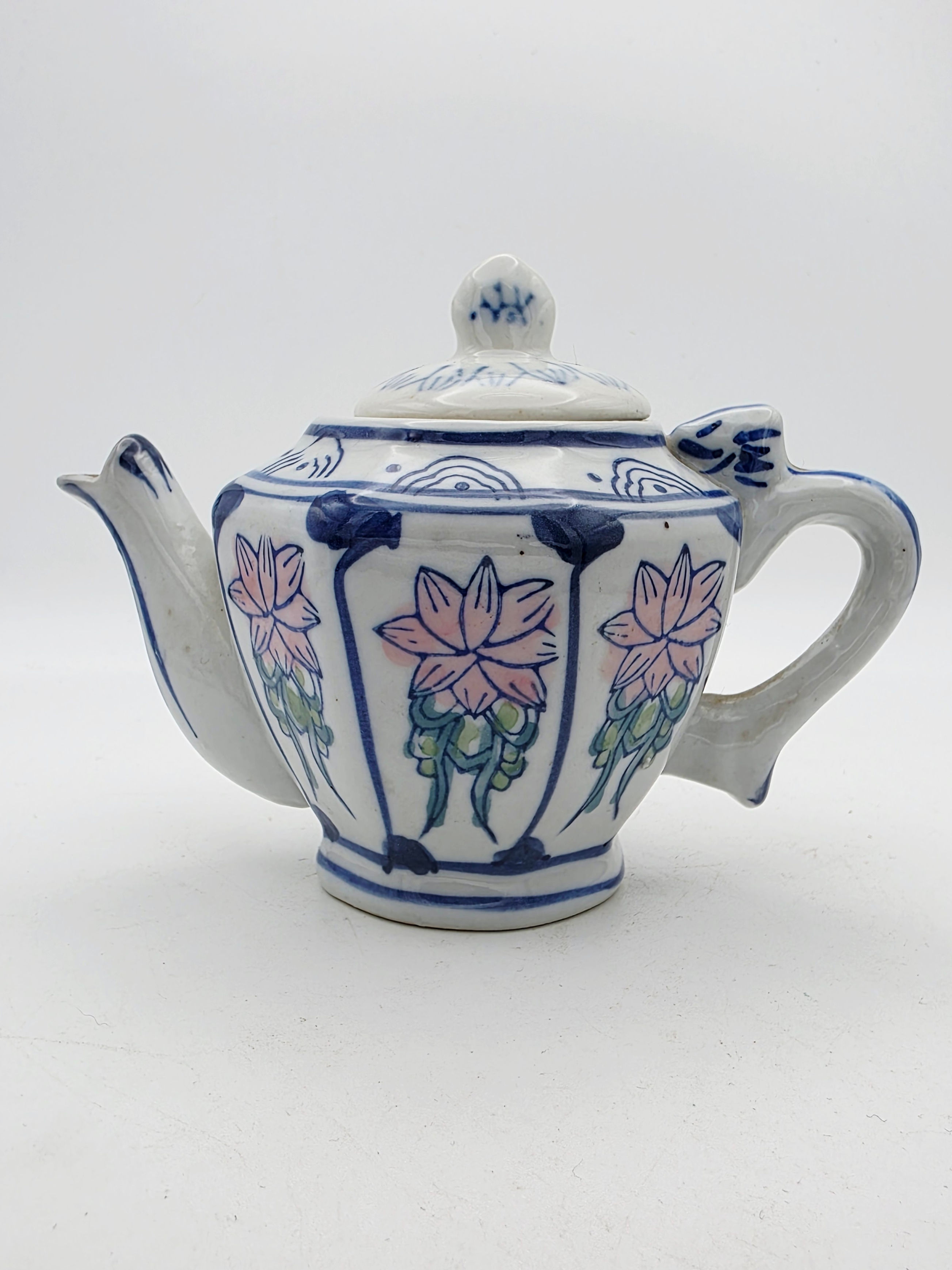 Chinese Mille Fleur Porcelain Bowl Vintage Qianlong Mark Flowers 11cm