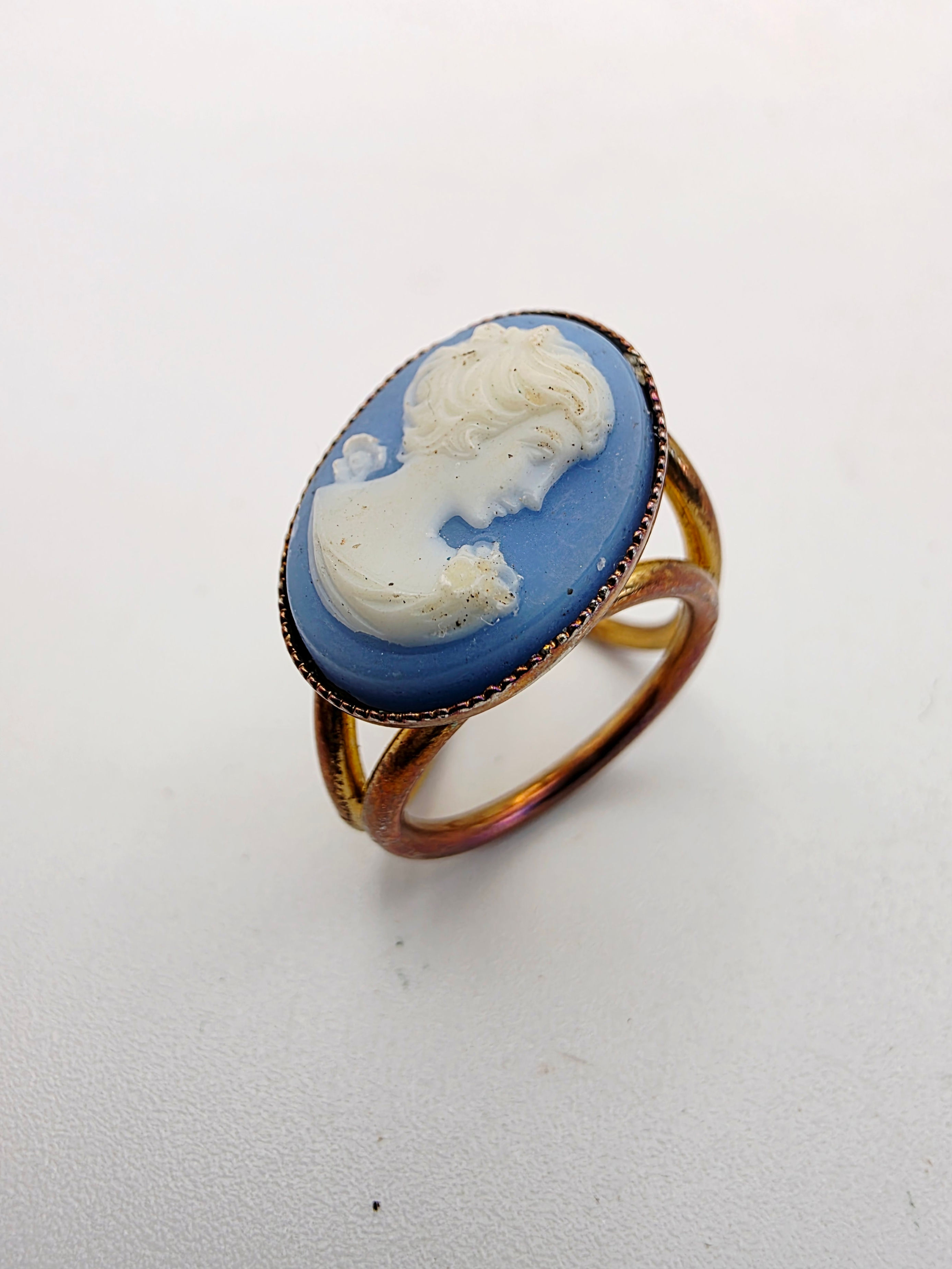 Vintage Blue Cameo Scarf Ring Gold Tone Scarf Clip Holder Jewellery