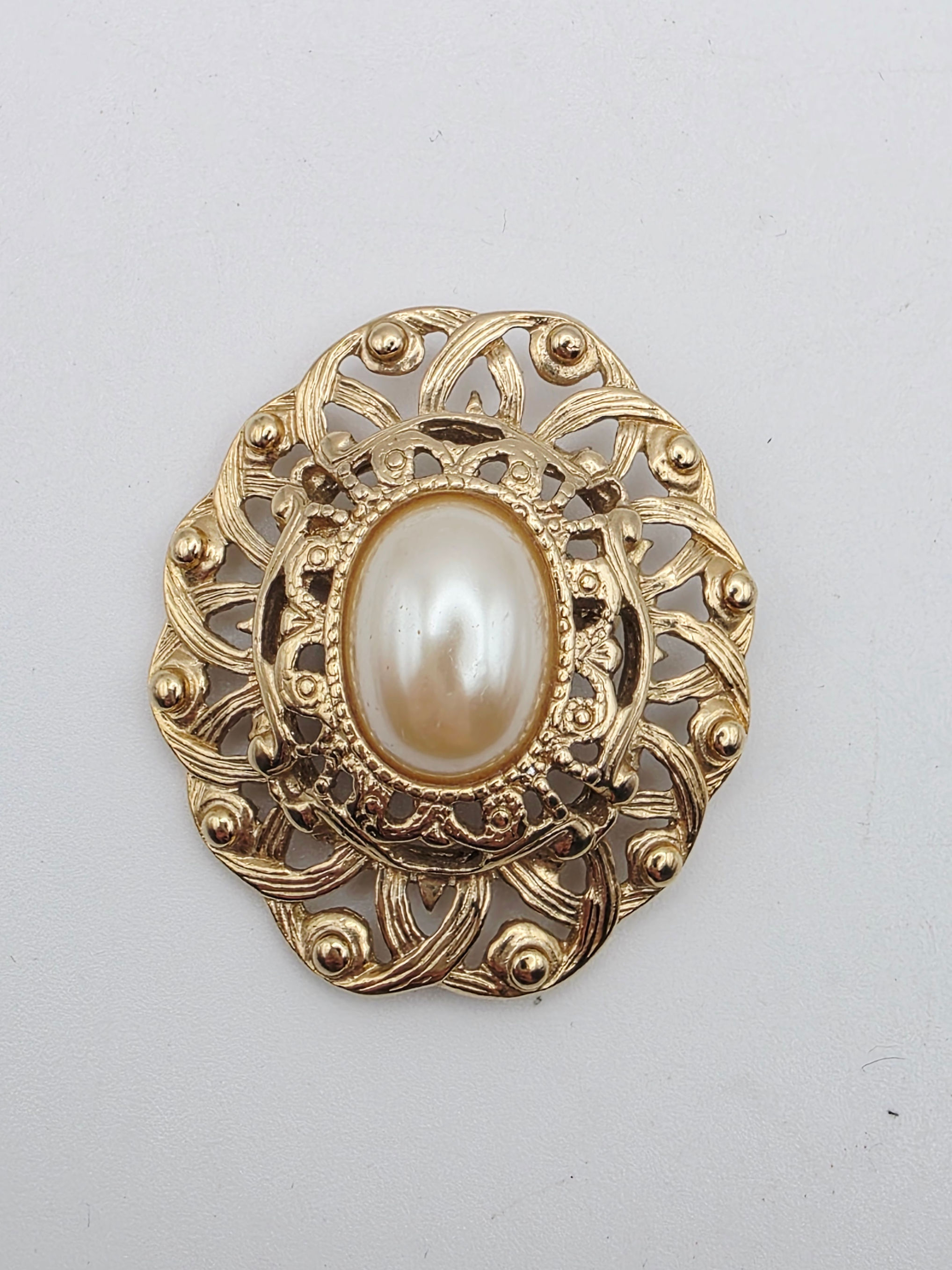 Vintage Faux Pearl Statement Brooch Gold Tone Openwork Filigree Costume Pin
