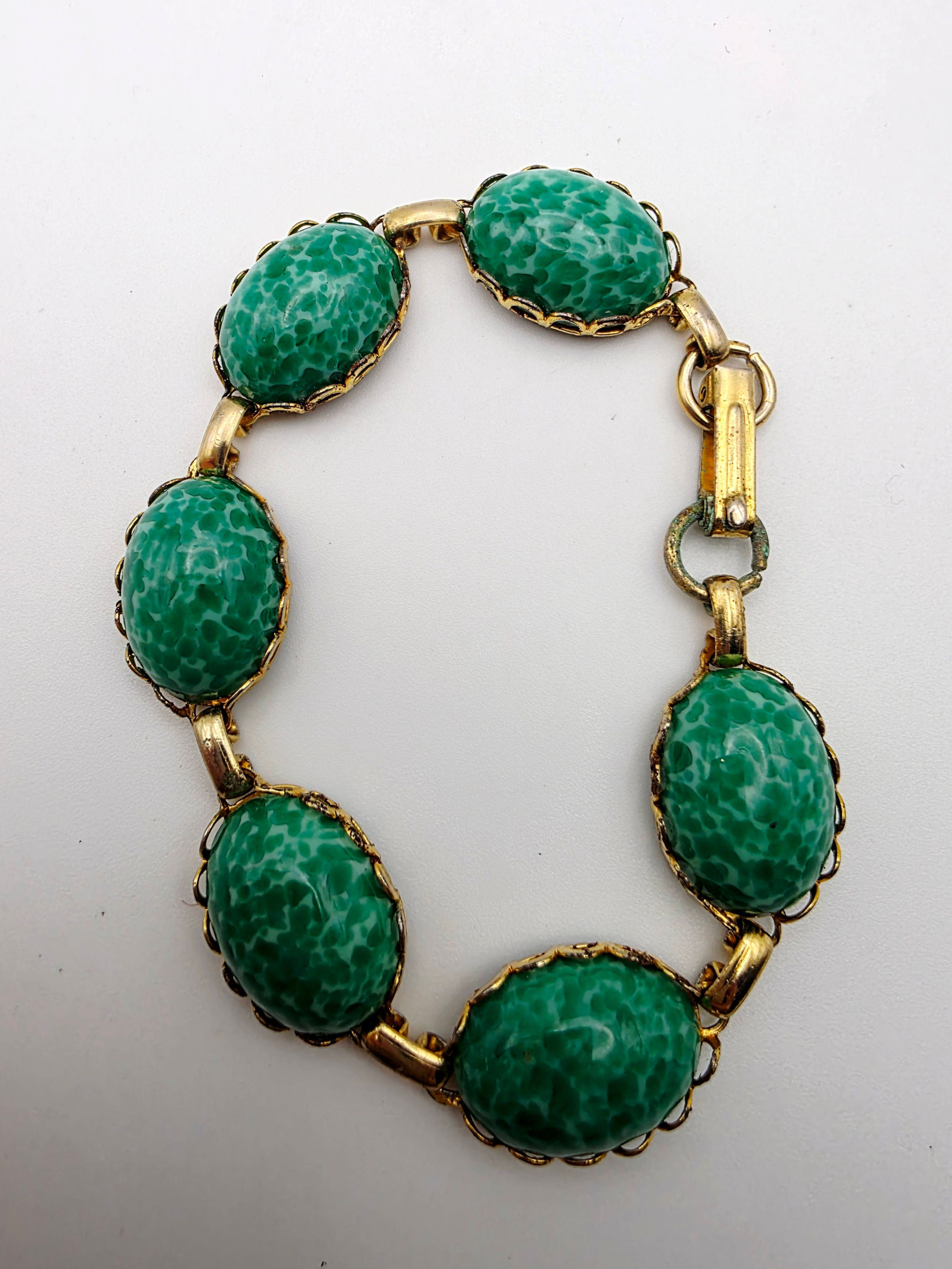 Vintage Czech green Peking glass link bracelet with gold-tone metal setting