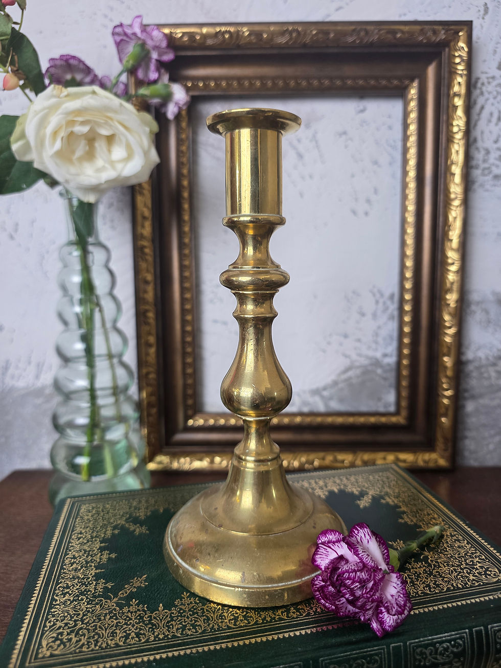 Victorian Brass Candlestick with Baluster Stem & Ejector Hole – 20cm