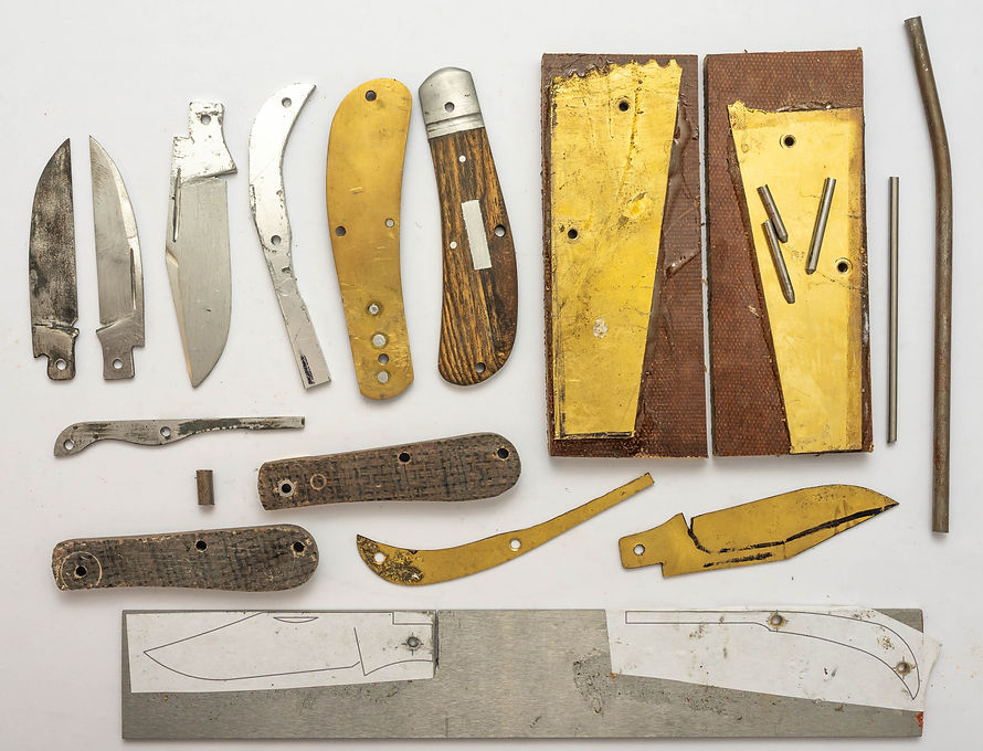 knife further material testing flat lay.