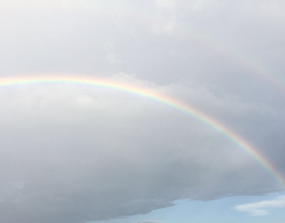 SOMOS LUZ EN EL UNIVERSO 