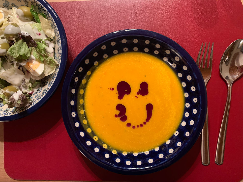 Bild 5 Kürbissuppe mit Kokosnussmilch.JPG