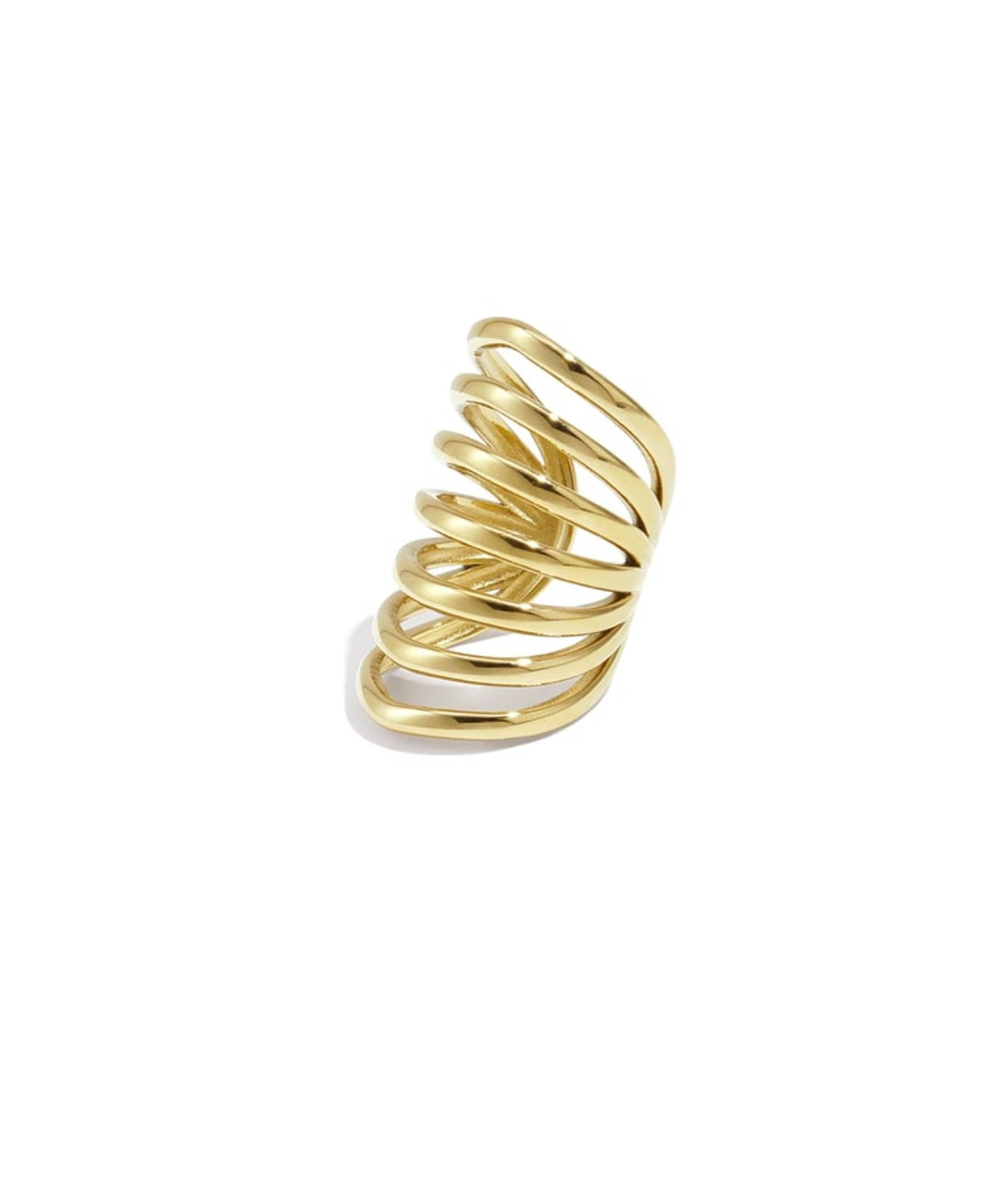 Goldener Ohrring in Spiralform, modernes Design, auf weißem Hintergrund.