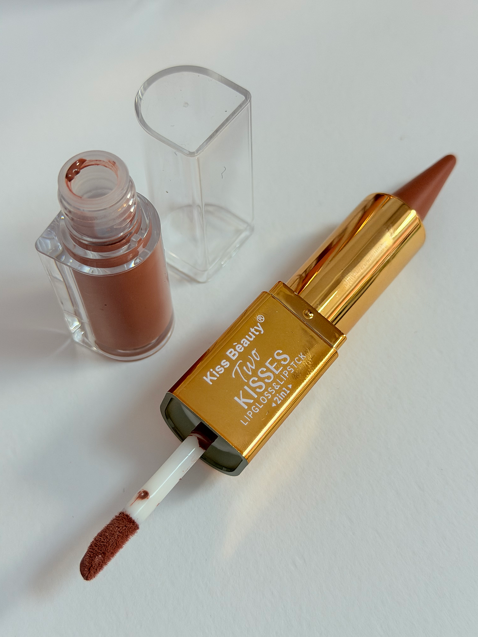 Miniatura: Labial matte 2 en 1 con delineador 