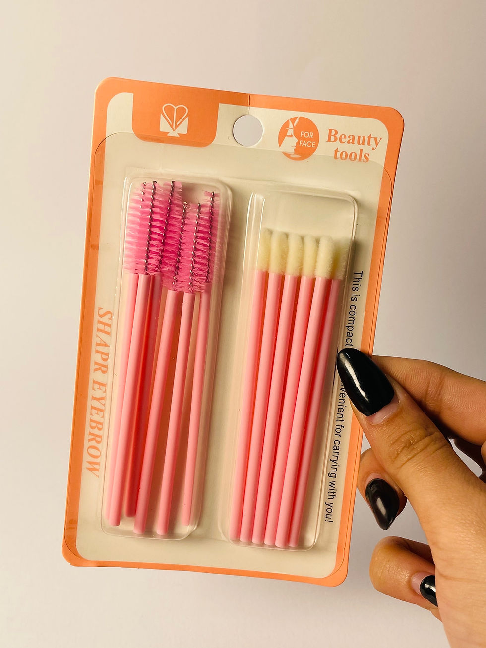 Miniatura: Set descartables de pestañas y labios