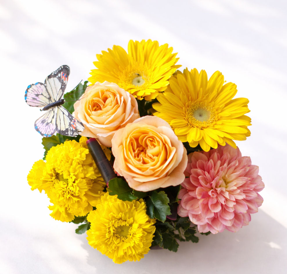 母の日スペシャルアレンジメントButterfly LetterYellow