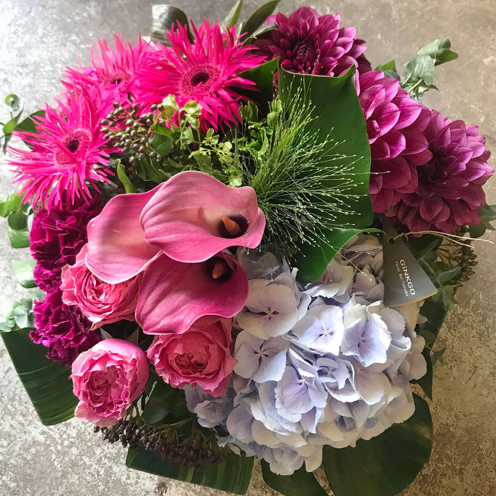 紫陽花 アジサイ は 藍色が集まったものを意味する あづさい 集真藍 からきているそうです