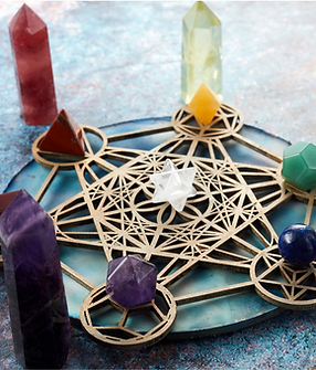 Kvinna som får kristallhealing