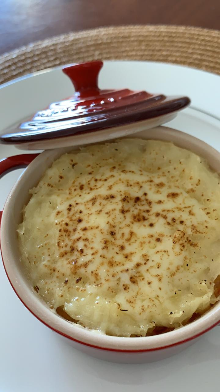 Escondidinho de frango cremoso com purê de macaxeira