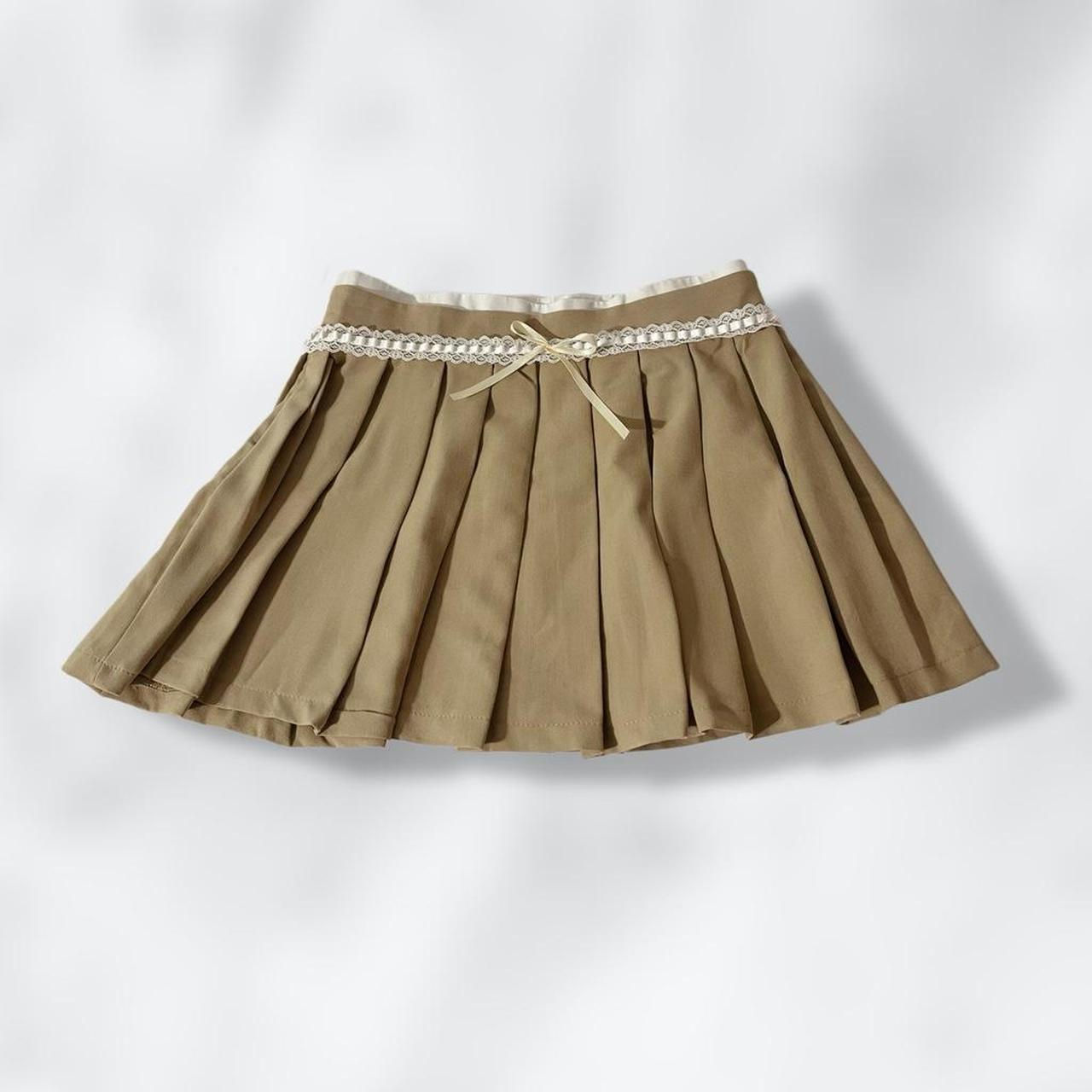 Chic Mi Beige Pleated Skirt With White Lace Trim