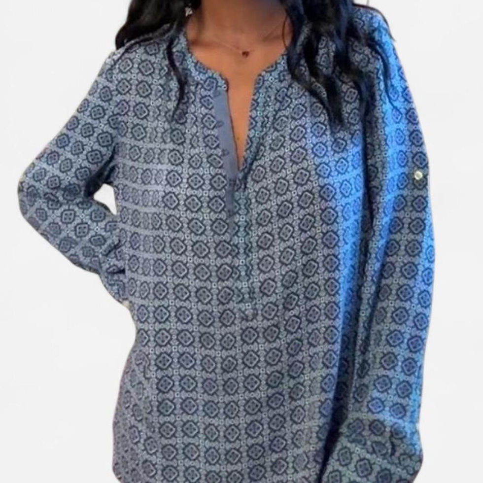 Thumbnail: Banana Republic Boho Chic Blue And White Patterned Blouse