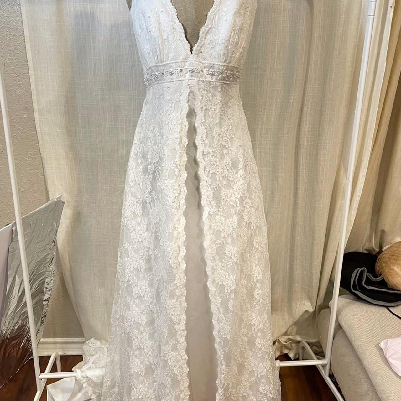 David's Bridal White Lace Wedding Dress V-Neck Size 16
