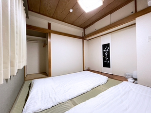 Japanese-Style Room(2 Futon Beds)