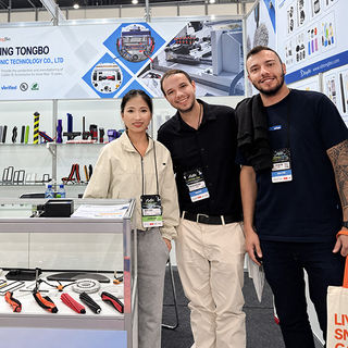 A photo with visitors at Eletrolar Show 2026 in São Paulo.