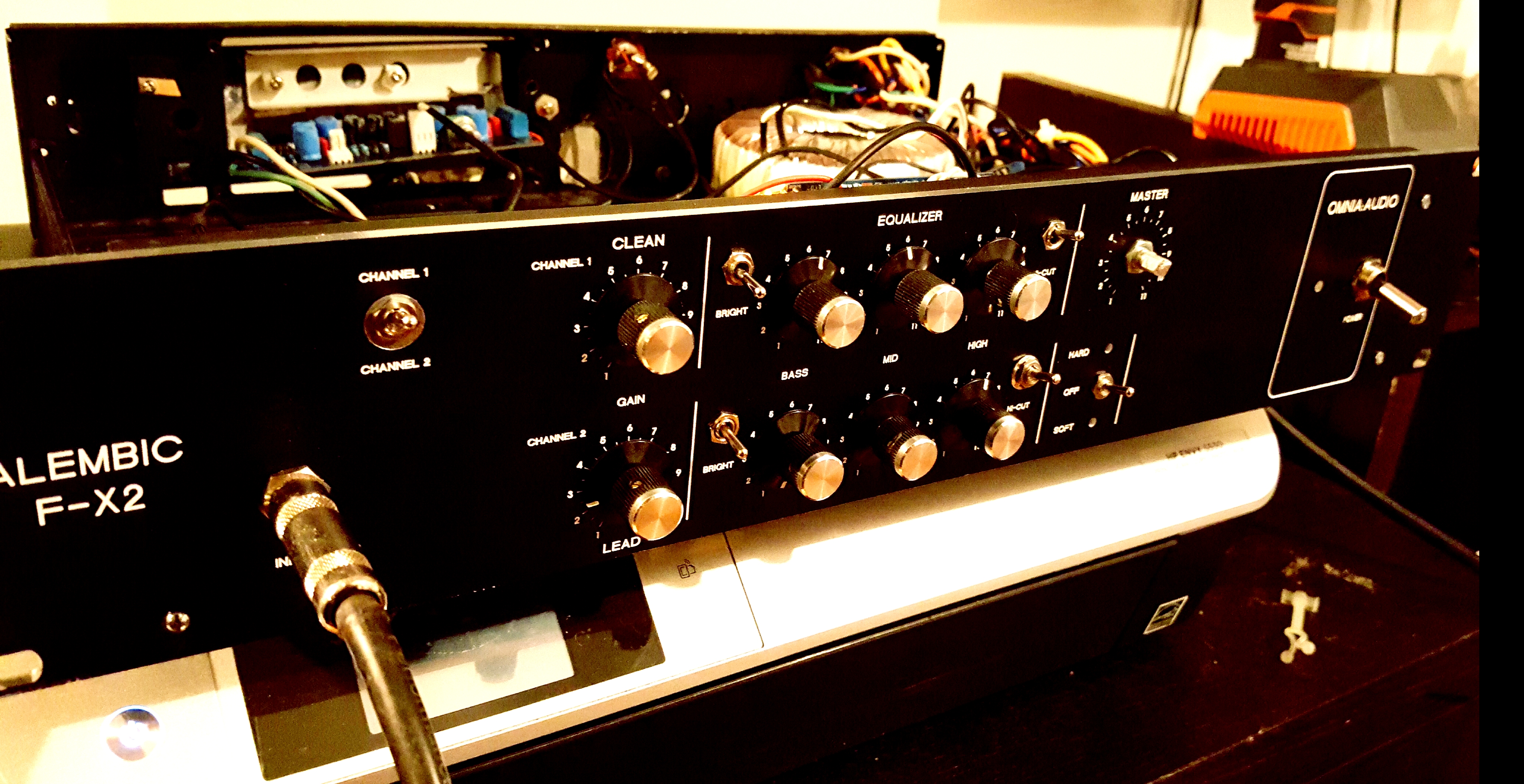 Alembic F-X2