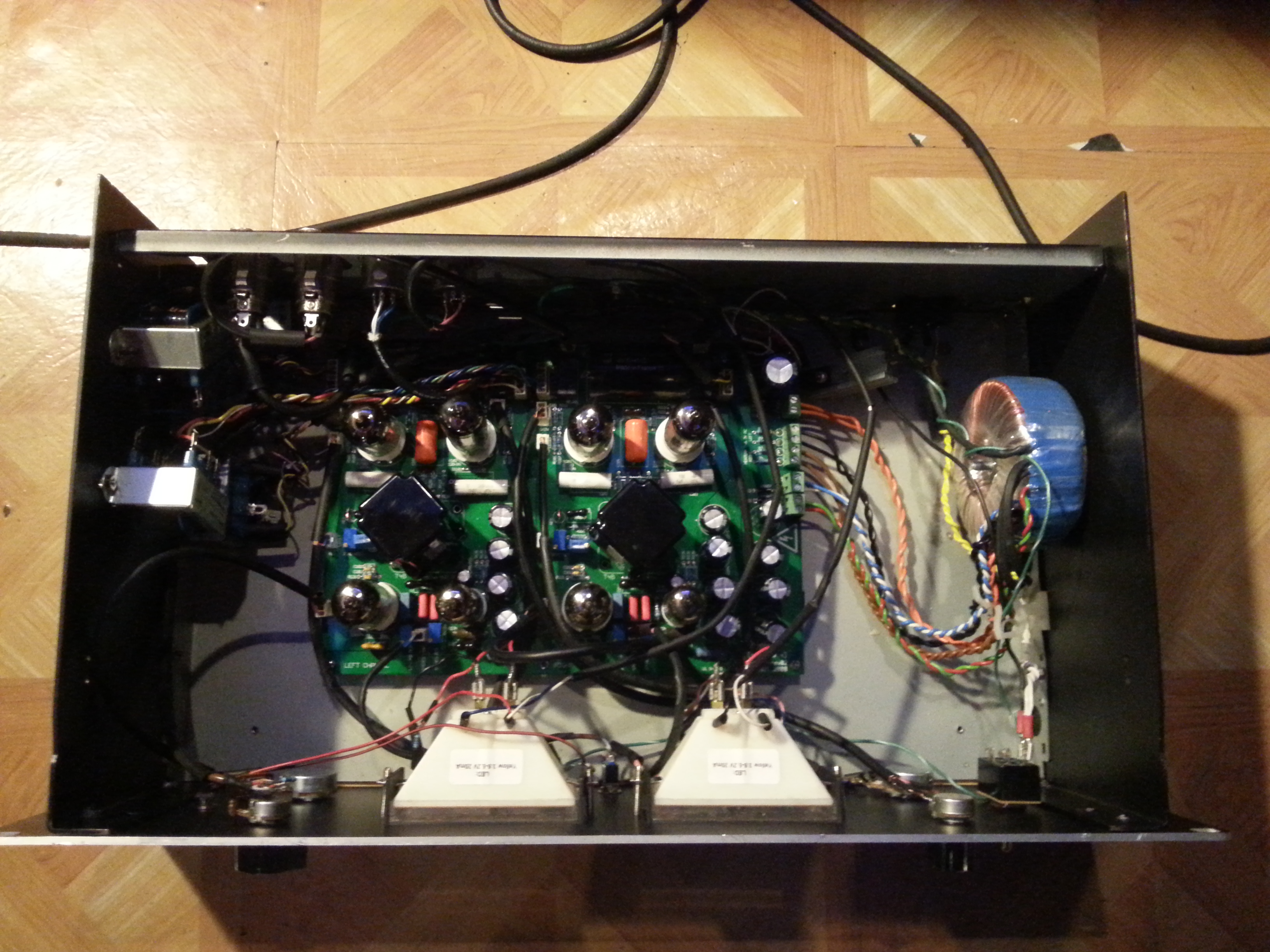 D-LA2A insides
