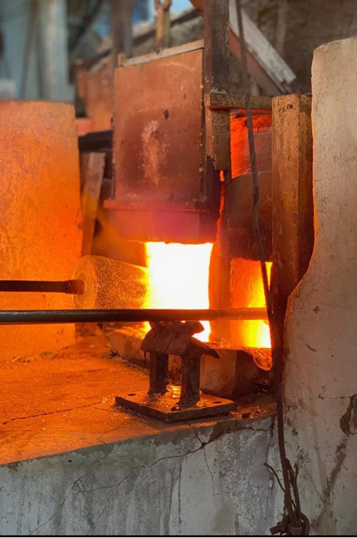Thumbnail: La Soufflerie handmade recycled glass process