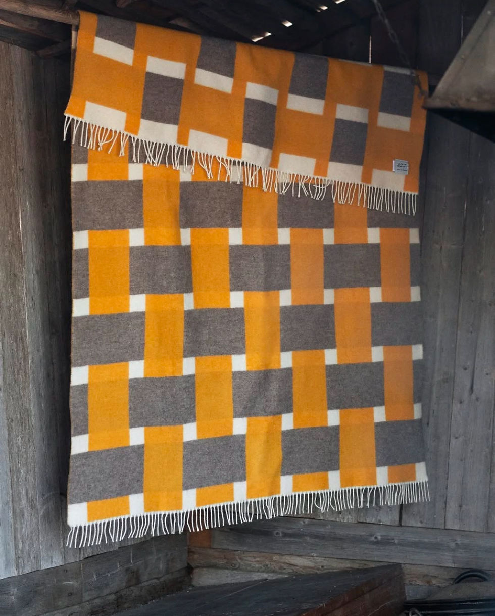 Thumbnail: LAPUAN KANKURIT -  PUNOS Blanket