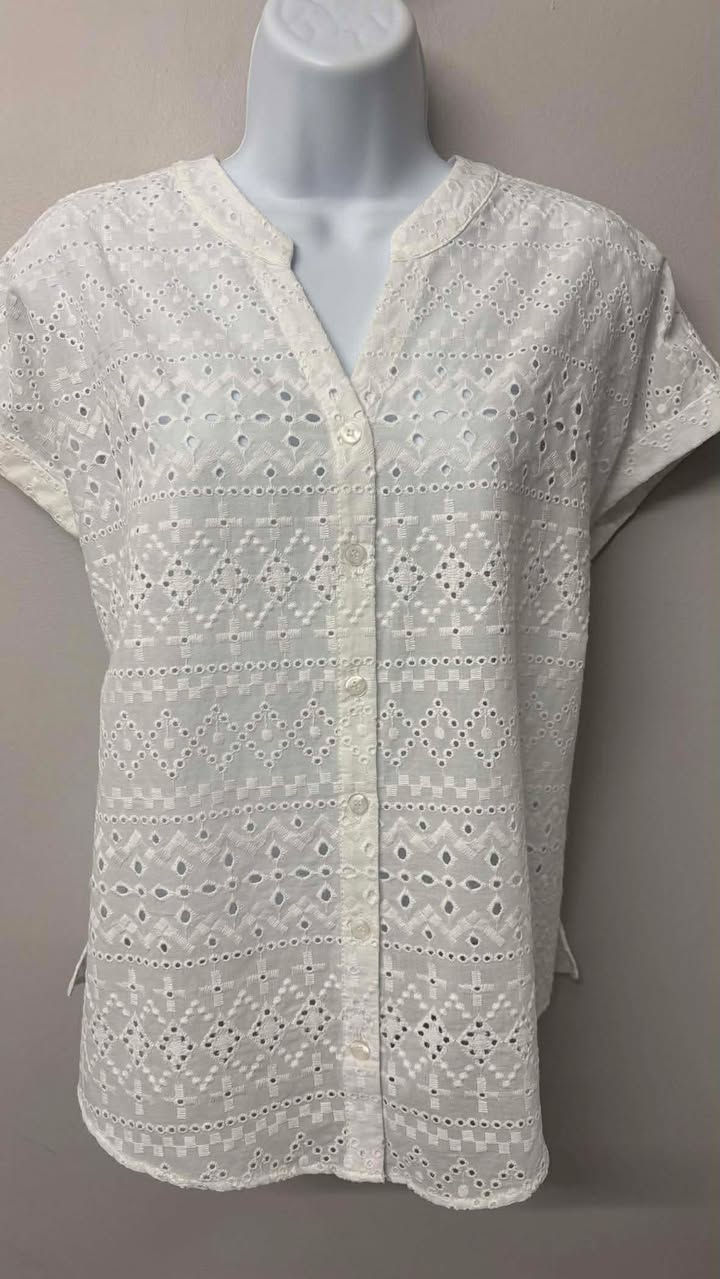 Chemise manche courte blanche en guipure vue de face