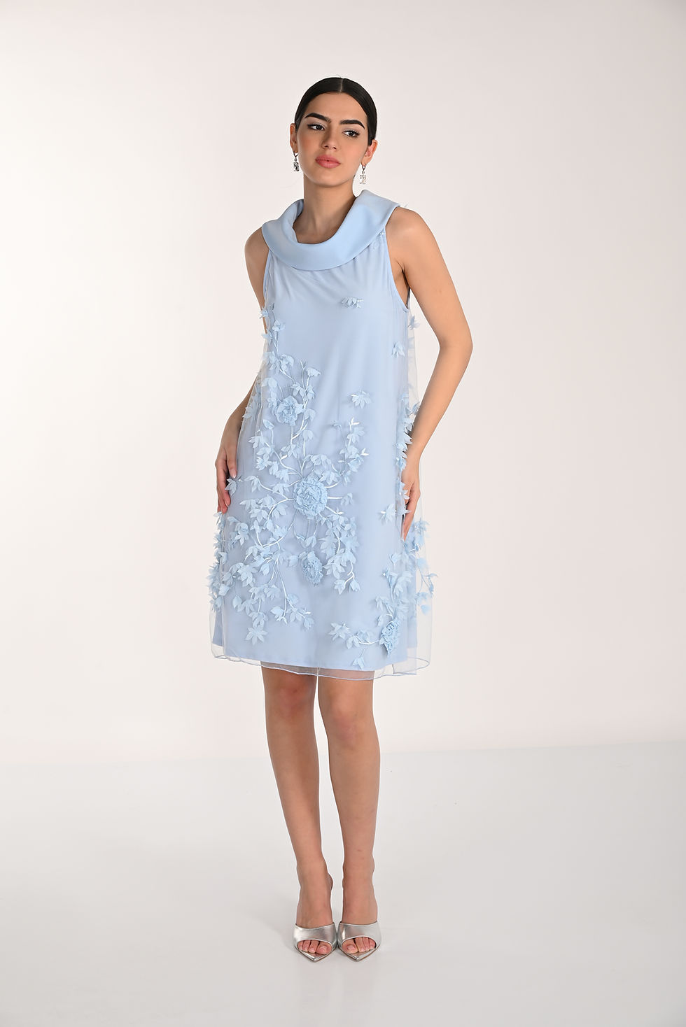 Robe cocktail bleu pâle vue de face