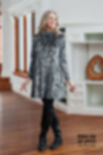 Robe noir et blanc imprimé Paisley vue de face