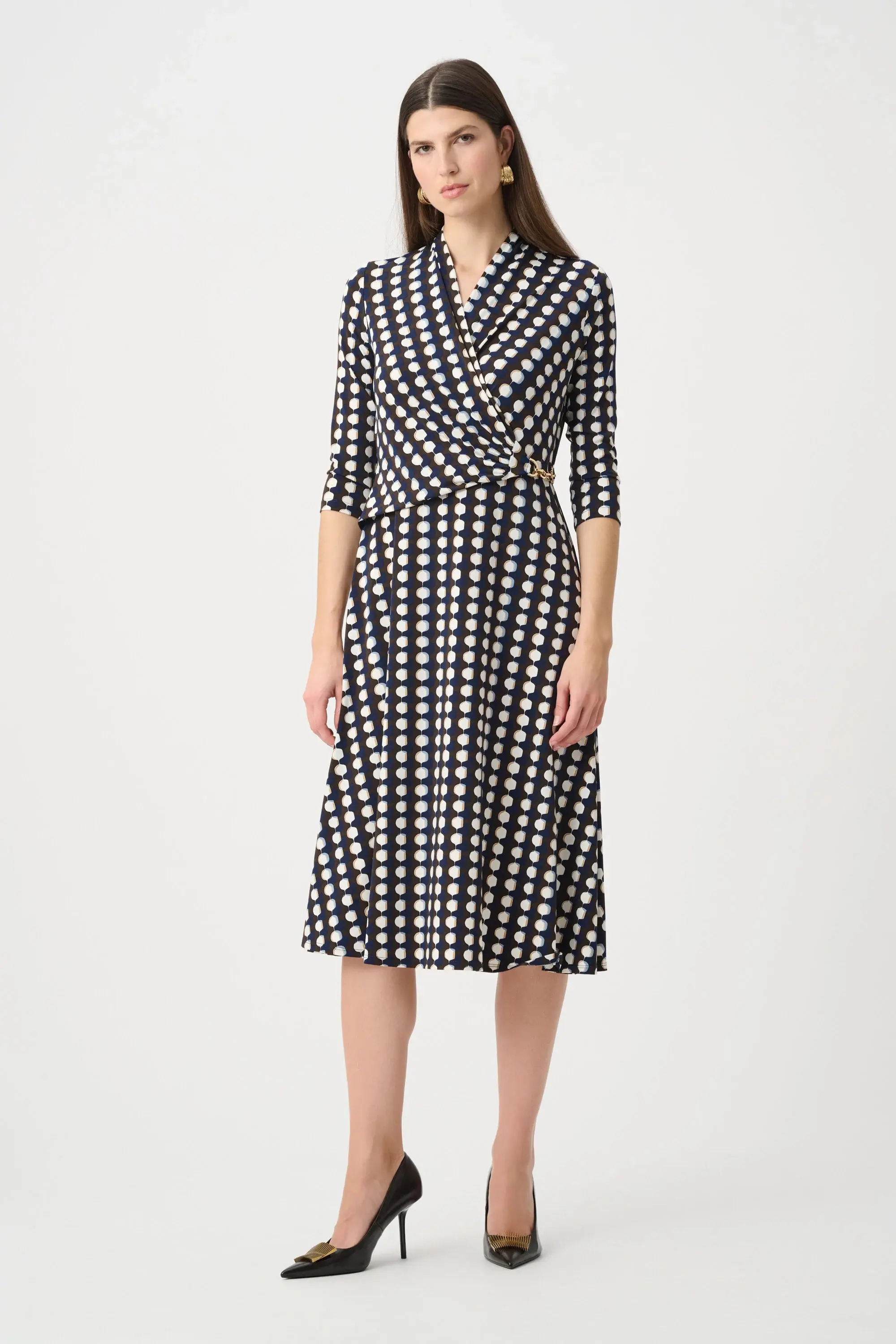 Robe en tricot soyeux imprimé brun multi vue de face