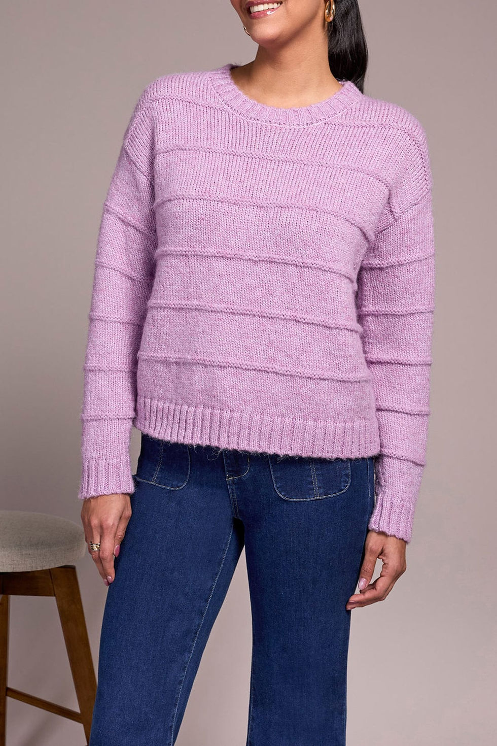 Chandail en tricot violet vue de face