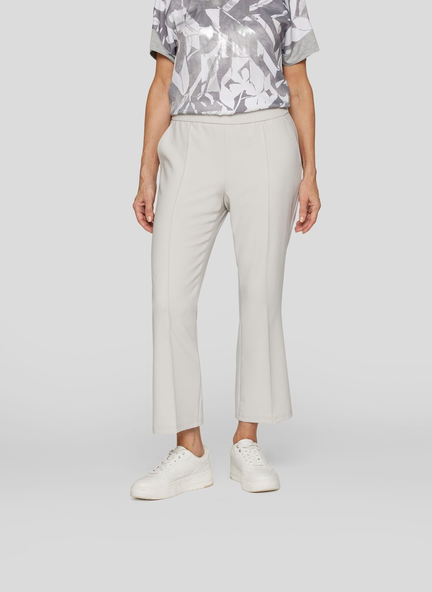 Pantalon 7/8 élégant avec couture décorative beige vue de face