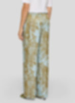Pantalon large en viscose à imprimé palmiers bleu pâle et vert olive vue de dos