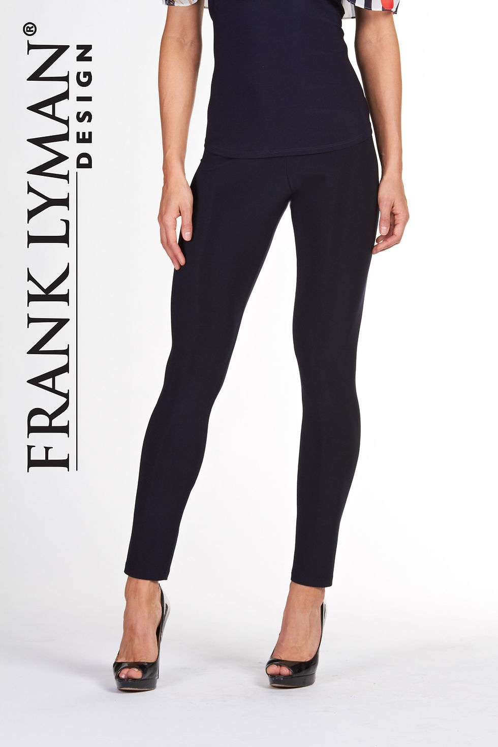 Legging noir vue de face.