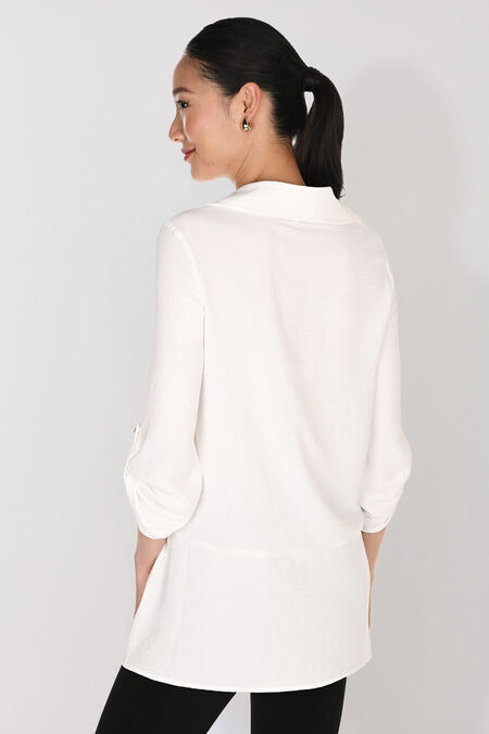 Chemise  fleuri mi-long, blanc cassé vue de dos