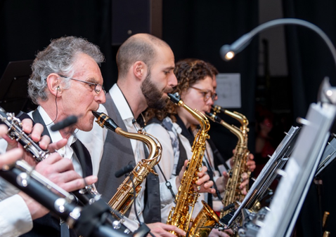 Live Saxophonist Roger Beiner Aperosax mit Musikformation