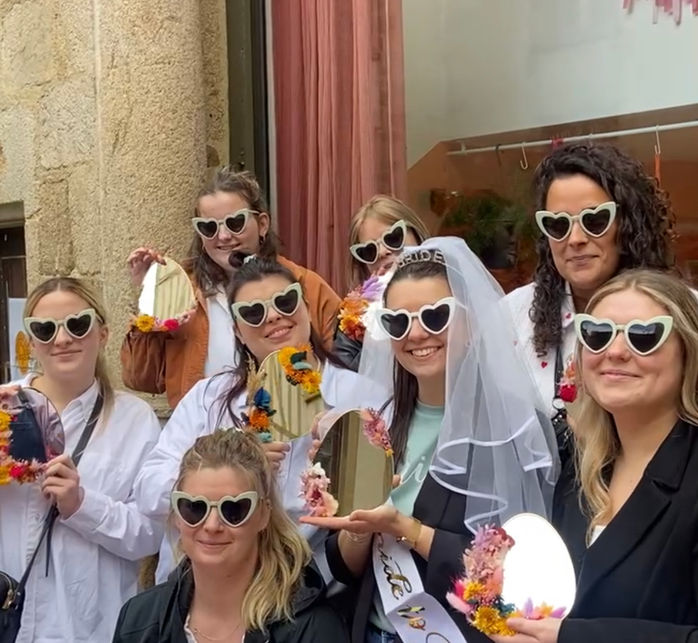 atelier EVJF, mariage, atelier miroir fleuri, fleurs séchées