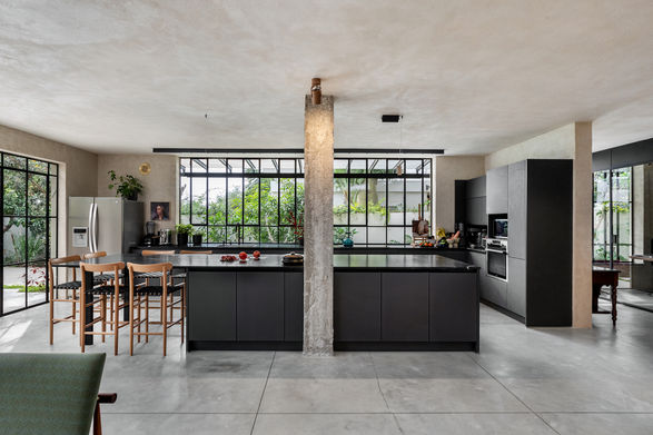 RoniT-24.11.22-19 copy.jpg