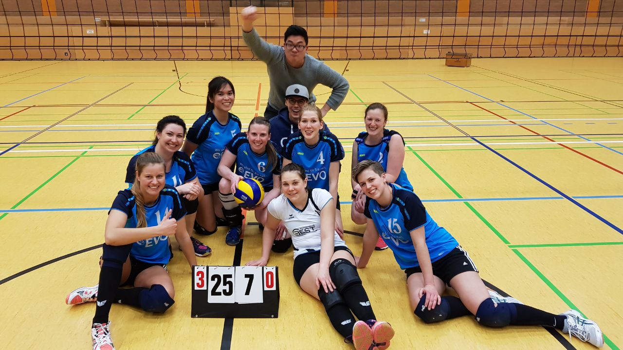 Fullscreen Page Volleyball