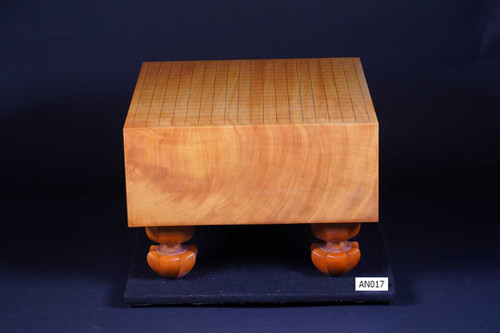 AN017】日向産本榧 柾目 脚付碁盤［因坊薫和（岩本薫｝ 揮毫入