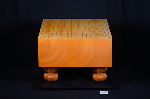 KA0130】綾営林署産本榧 柾目 脚付碁盤（瀬越憲作揮毫盤） | 日向碁盤碁石