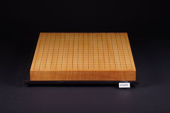 KT0296】日向産本榧 天地柾 一枚盤 卓上碁盤 | 日向碁盤碁石 KT0296】日向産本榧 天地柾 一枚盤 卓上碁盤 | 日向碁盤碁石