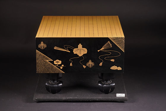 高級囲碁盤　蒔絵碁盤　漆芸碁盤　漆塗り　脚付き・へそあり 高級囲碁盤 蒔絵碁盤 漆芸碁盤 漆塗り 脚付き・へそあり - メルカリ