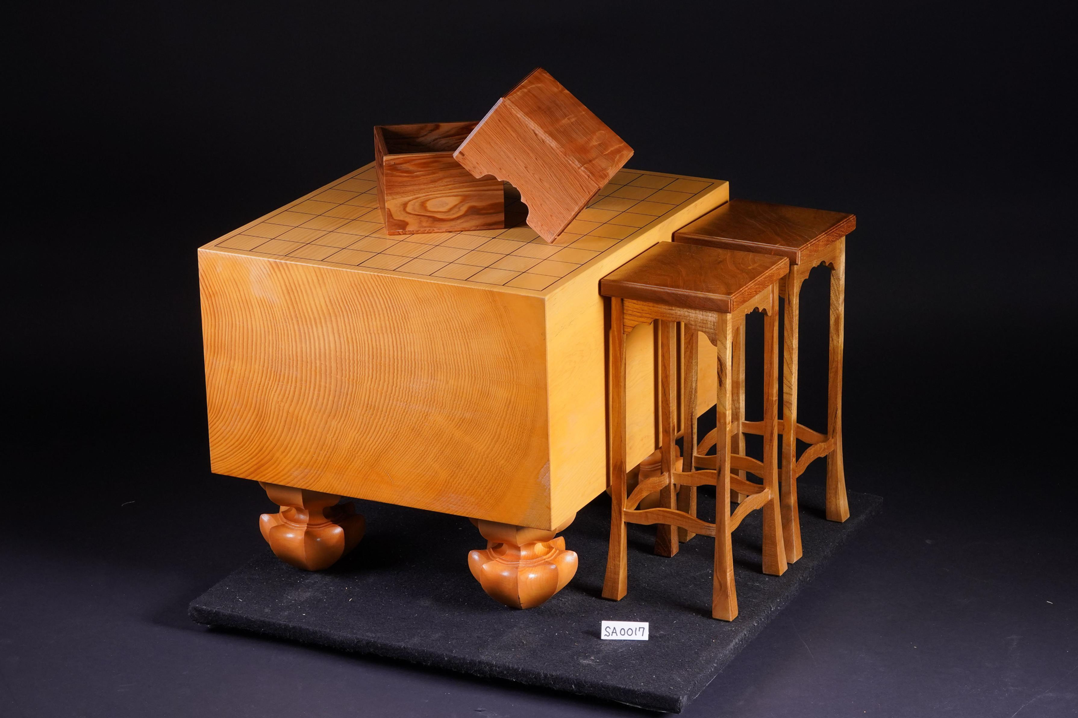 【SA0017】九州产本榧 天地柾 将棋棋敦（附带黑柿4脚驹台和屋久杉驹盒）