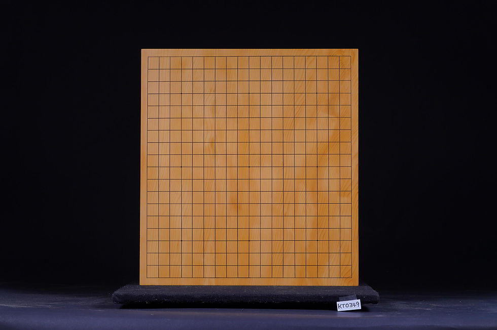 Thumbnail: 【KT0349】Kyushu Hon-Kaya, Masame (Straight Grain), One-piece Table Go Board