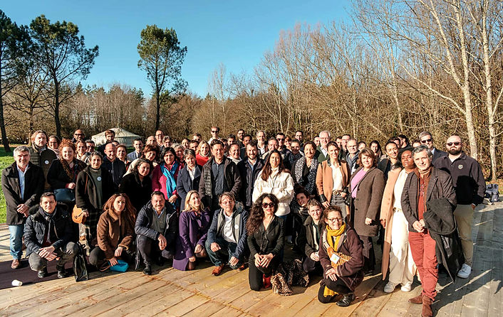 seminaire-original-photo-groupe-exterieur-lost-in-sensations_edited.jpg