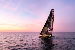 Class40 sous le coucher du soleil